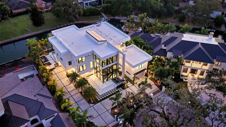 Property Photo:  1610 N Lodge Drive  FL 34239 