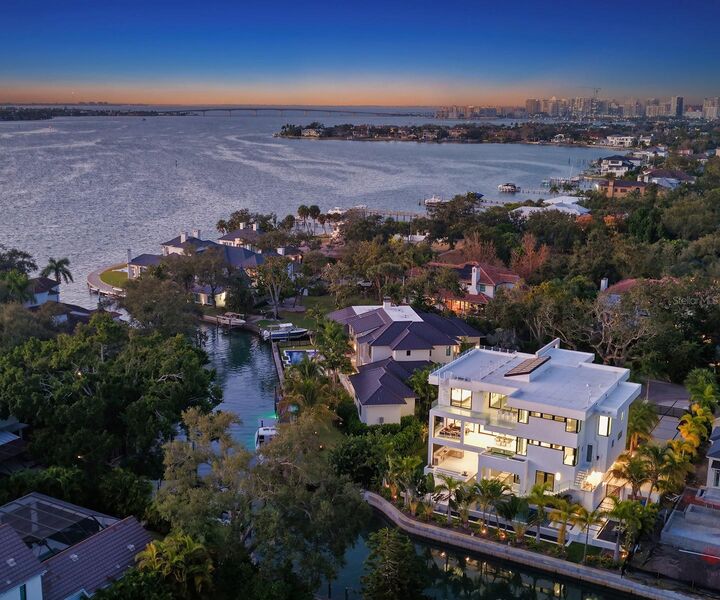 Property Photo: 1610 N Lodge Drive FL 34239