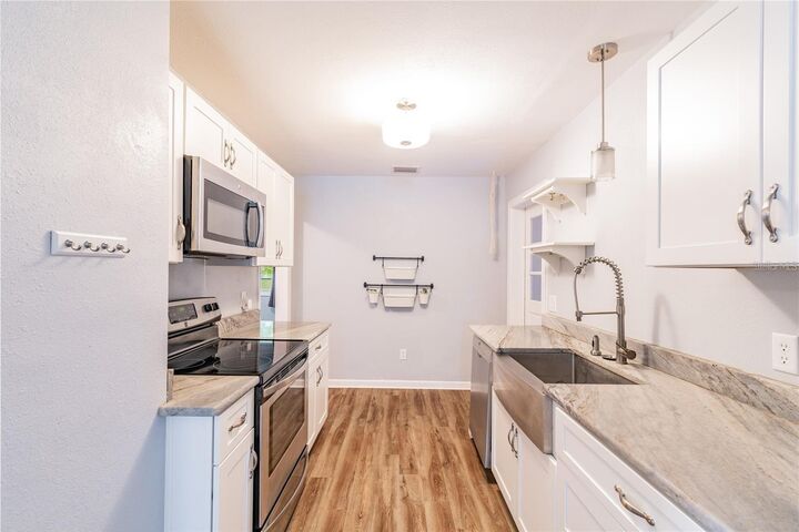 Property Photo:  903 Vistabula Street  FL 33801 