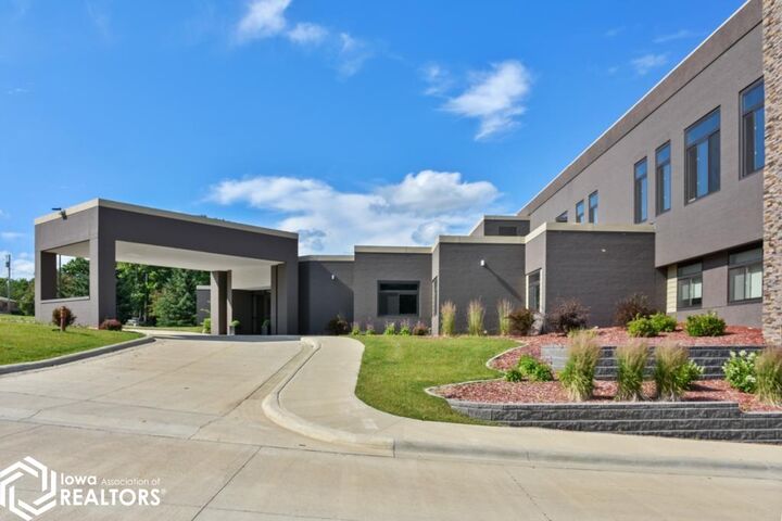 Property Photo:  110 Rocksylvania Ave     Unit 201  IA 50126 