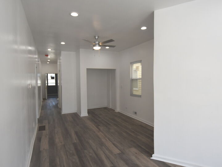 Property Photo: 411 N Lawler Avenue IL 60644