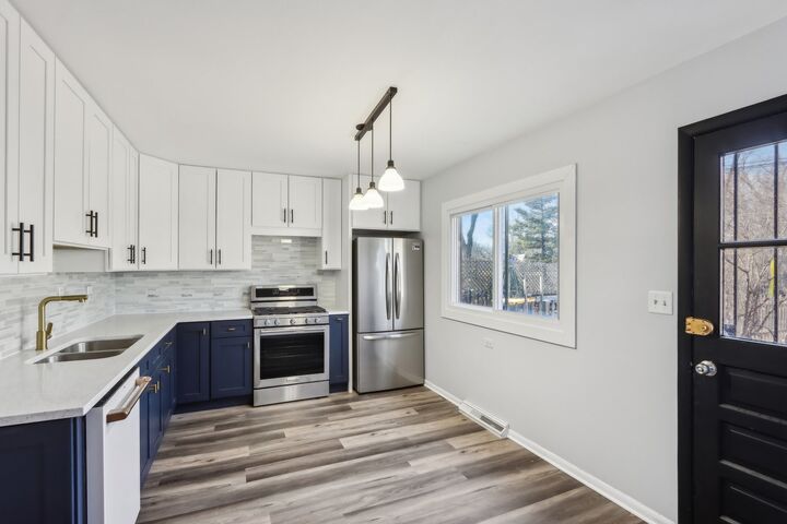 Property Photo: 414 Skokie Court IL 60091