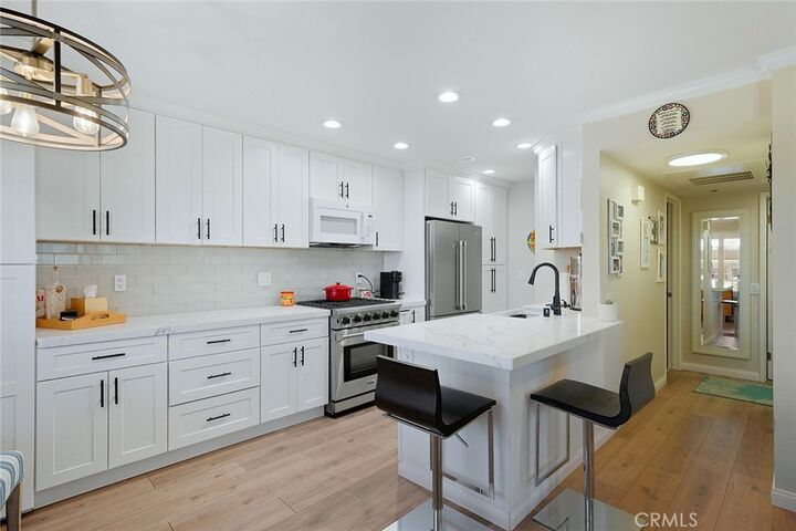 Property Photo:  18272 Parkview Lane 101  CA 92648 