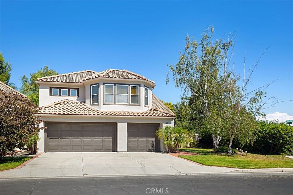 Property Photo: 28 Lawnridge CA 92679