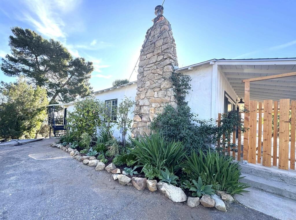 Property Photo: 535 Minnesota CA 92028