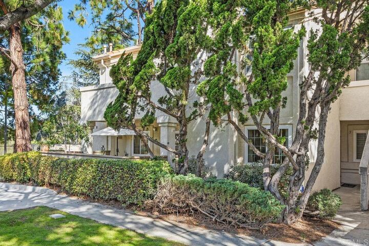 Property Photo:  1050 La Tortuga Drive 5  CA 92081 