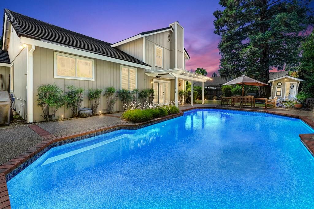 Property Photo: 8609 Briarbrook Circle CA 95662