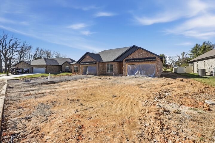 Property Photo: 1044 Veridian Dr Unit 19B TN 37043