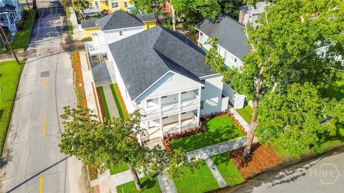 Property Photo:  773 E Duffy Street  GA 31401 