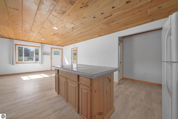 Property Photo:  1402 Chestnut Street  MI 49601 