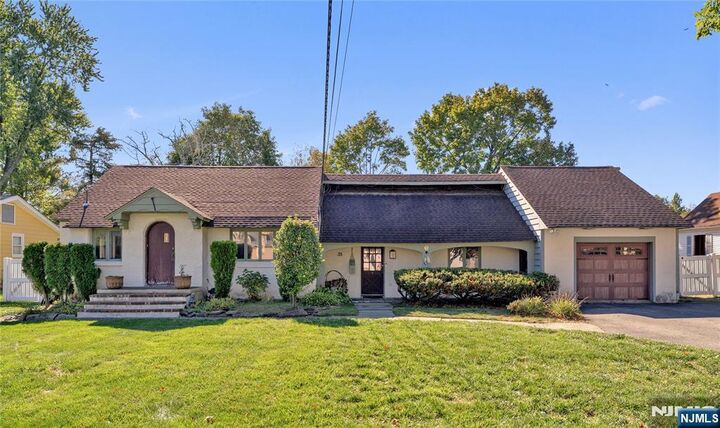 35 Mountain Avenue  Pequannock Township NJ 07444 photo