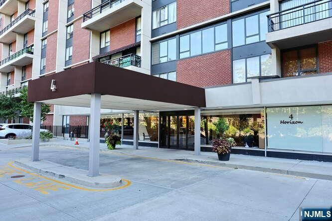 Property Photo:  4 Horizon Road #802  NJ 07024 