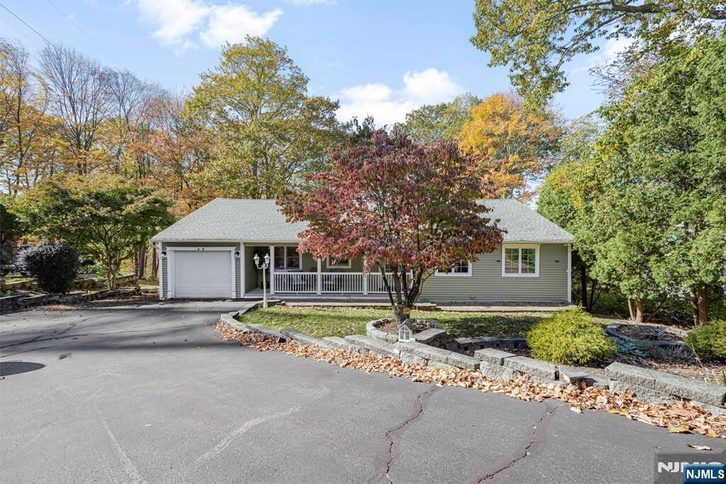 Property Photo:  59 Sachem Road  NJ 07849 