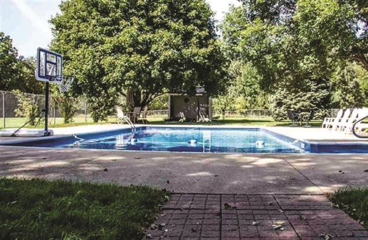 Property Photo:  4555 Hamilton Blvd  IA 51104 