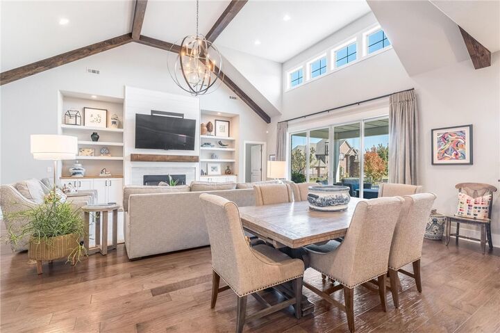 Property Photo:  623 Clinton Circle  AR 72762 