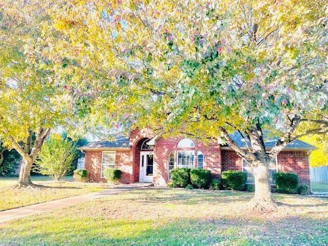 Property Photo: 3202 Mimosa Way AR 72712