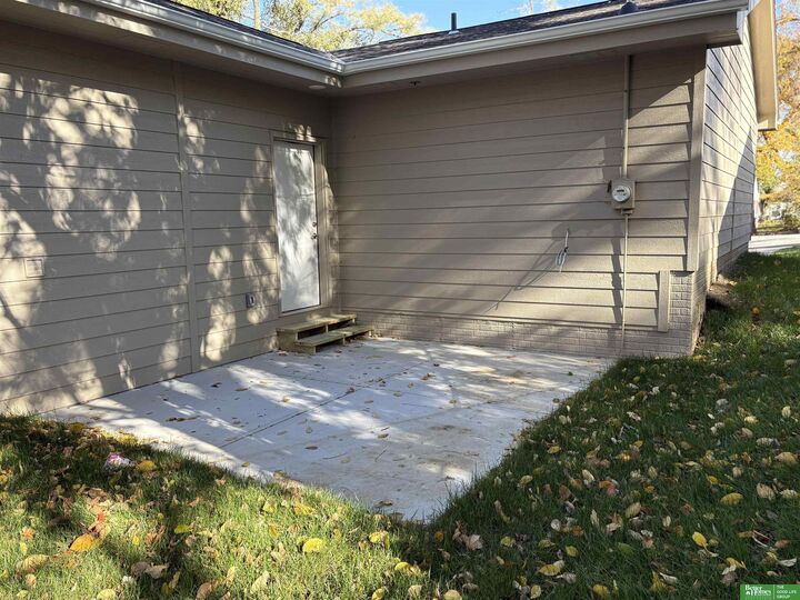 Property Photo:  2230 N 39 Street  NE 68111 