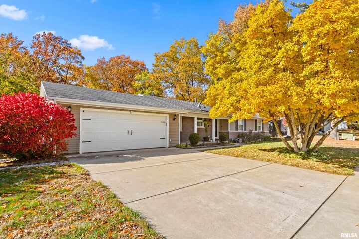 2627 N Kingston Drive  Peoria IL 61604 photo