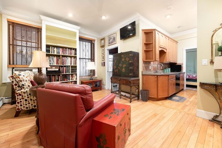 Property Photo:  362 Commonwealth Ave 2E, 2F  MA 02115 