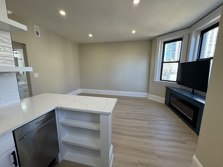 Property Photo:  41 Edgerly Rd 52  MA 02115 