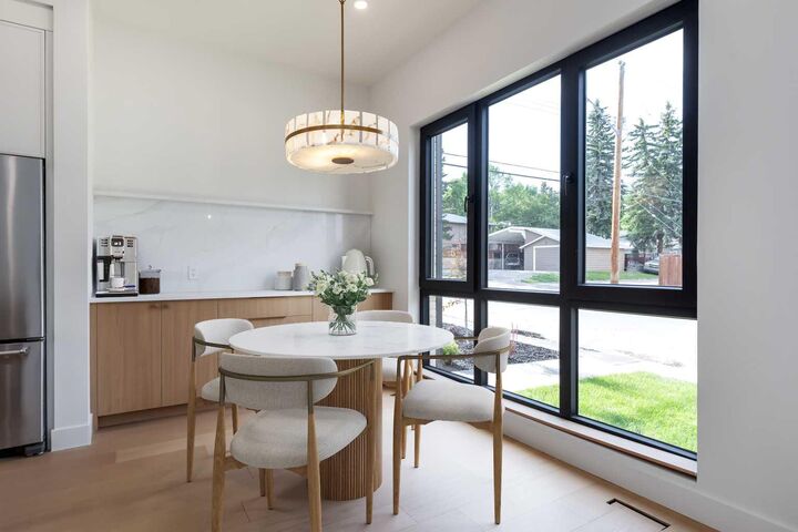 Property Photo: 4309 32 Avenue SW AB T3E 8A2