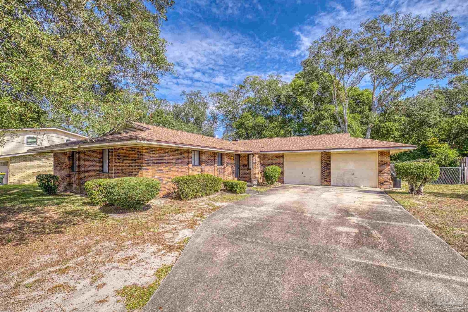 Property Photo: 261 Briarwood Cir FL 32548