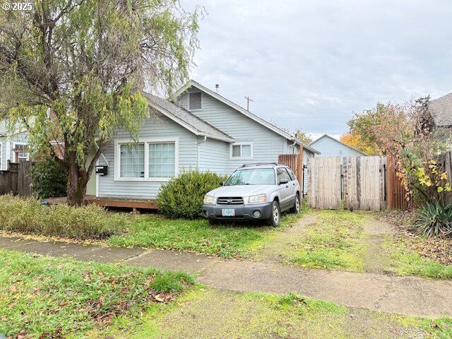 Property Photo: 1740 W Broadway OR 97402