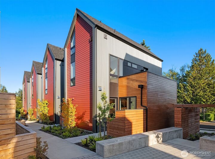 Property Photo:  206  Shepard Way  NW  WA 98110 