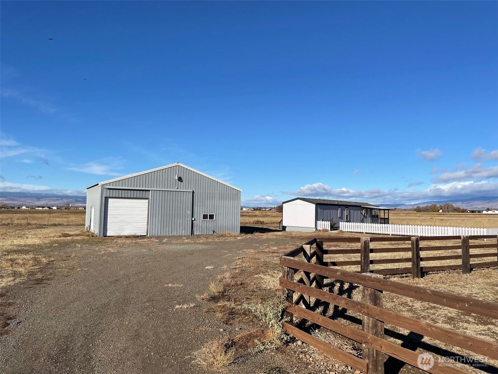 Property Photo: 971 No. 81 Road WA 98926