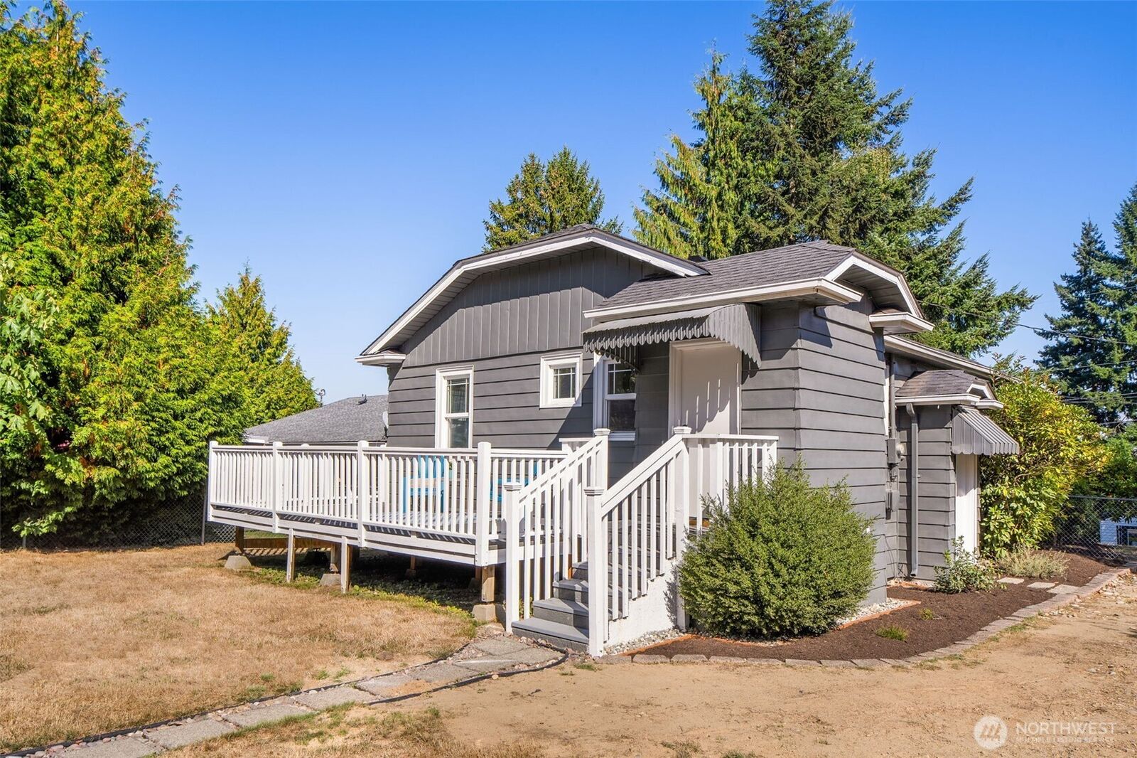 Property Photo: 5620 Wetmore Avenue WA 98203