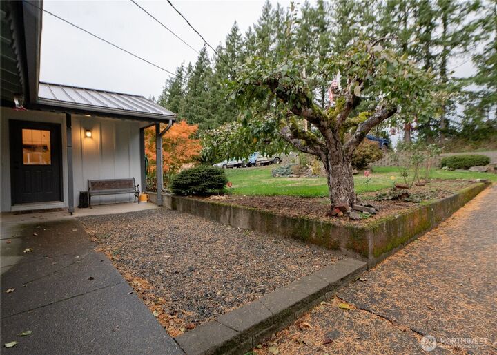 Property Photo:  2529 E Hemmi Road  WA 98226 