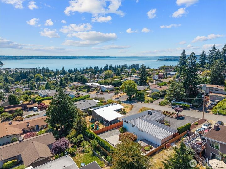 Property Photo:  21024  5th Avenue S  WA 98198 