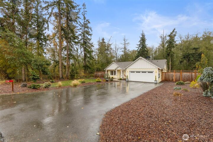 Property Photo:  174 E Island View Avenue  WA 98368 