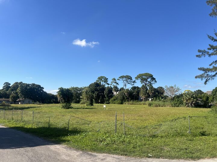 Property Photo: 0000 Pineridge Lane FL 33417