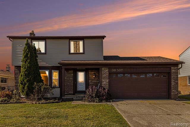 Property Photo:  38337 Steede Drive  MI 48310 