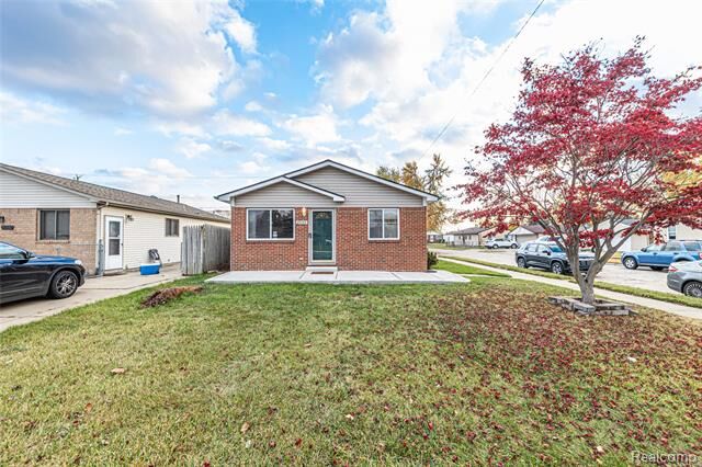 Property Photo:  20100 E 14 Mile Road  MI 48066 