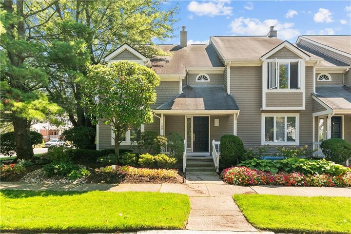 Property Photo:  189 Laurel Avenue 189  RI 02906 