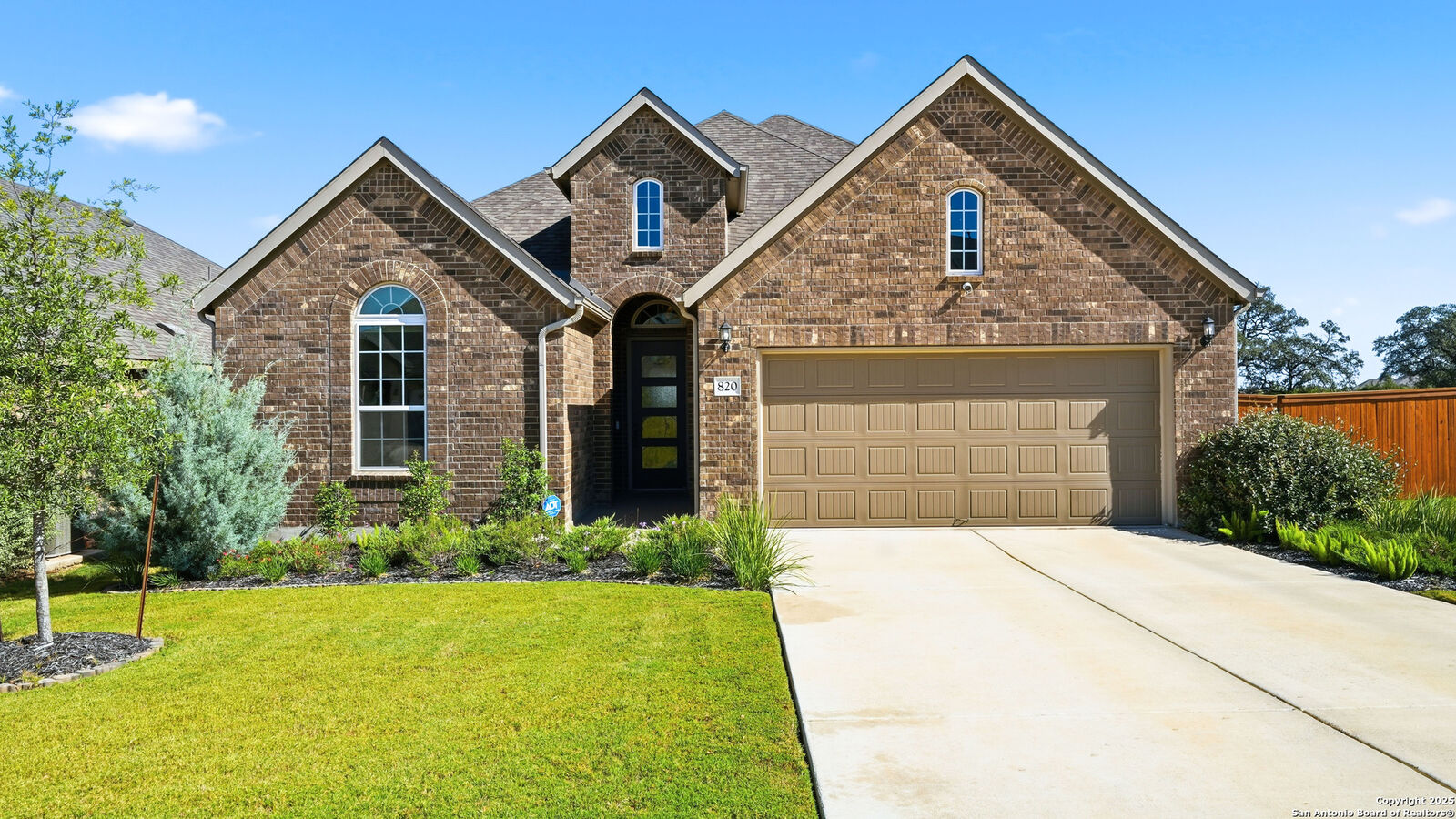 Property Photo:  820 Silverberry  TX 78132 