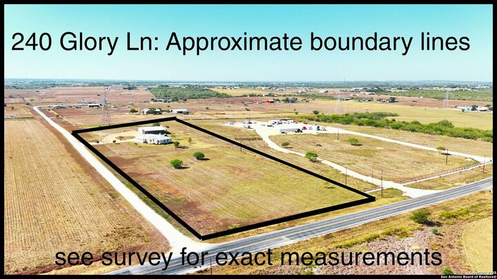 Property Photo: 240 Glory Lane TX 78124