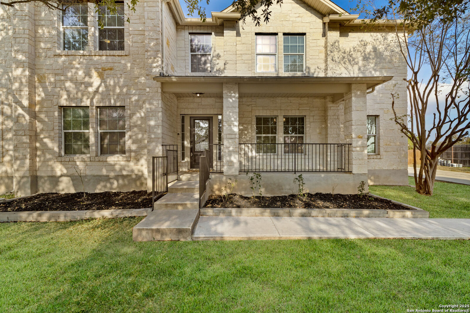 Property Photo: 600 Bella Vista Circle TX 78640