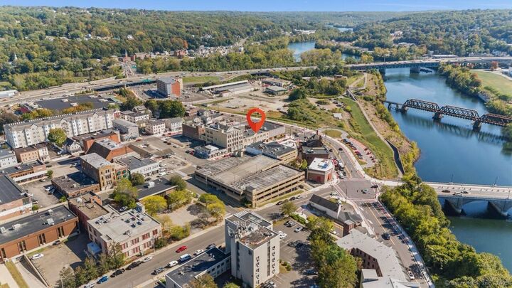 Property Photo: 17 Elizabeth Street E-4 CT 06418