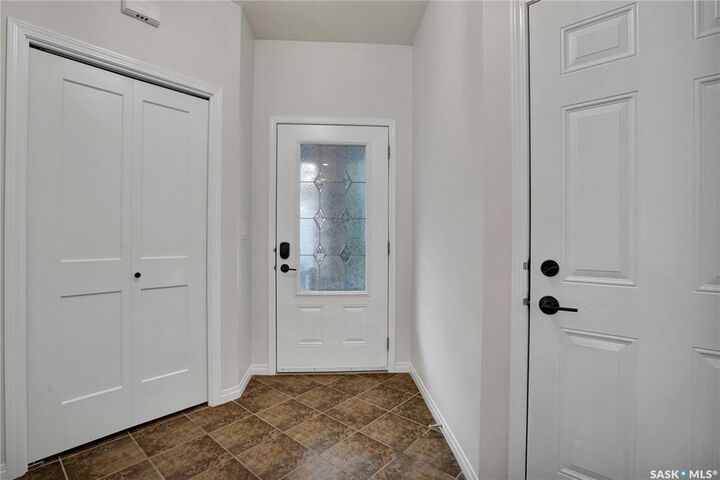 Property Photo: 150 Ashworth Crescent SK S7T 0H8