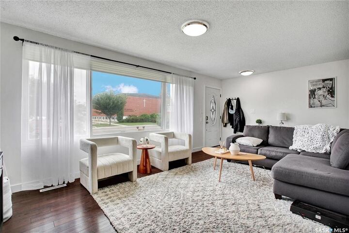 Property Photo: 2616 Clarence Avenue S SK S7J 1M6