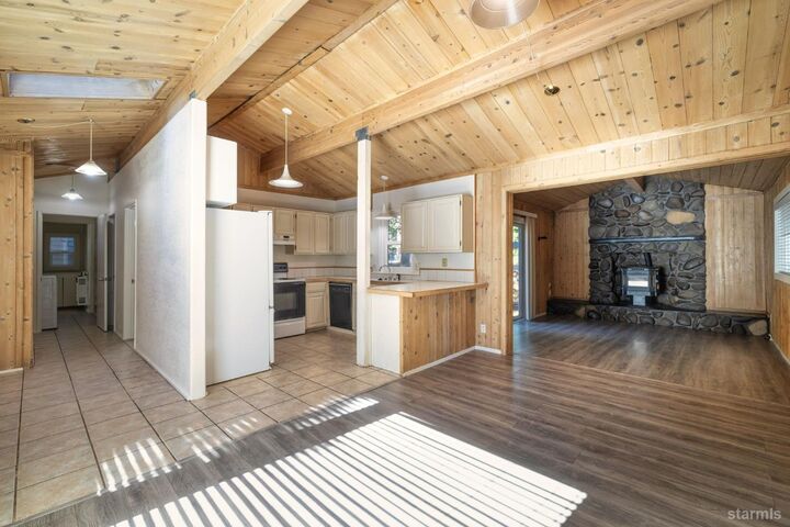 Property Photo: 633 Shoshone Street CA 96150