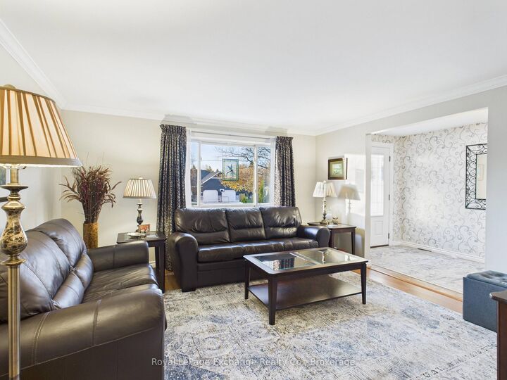 Property Photo:  423 Adelaide Street  ON N2Z 2W6 