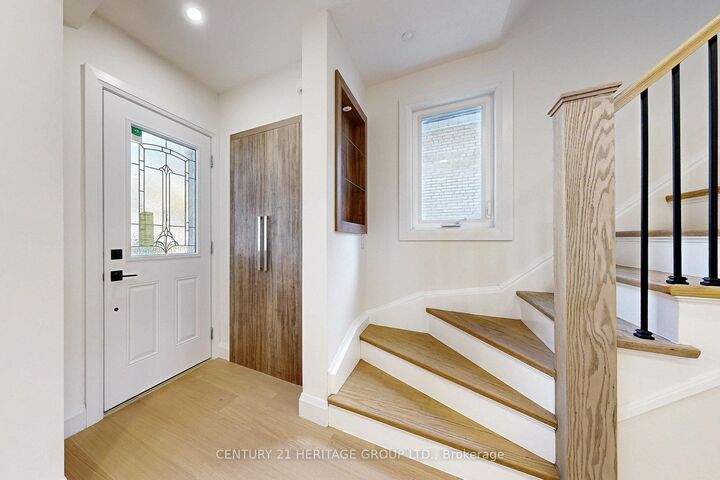 Property Photo:  547 Melrose Avenue  ON M5M 2A4 