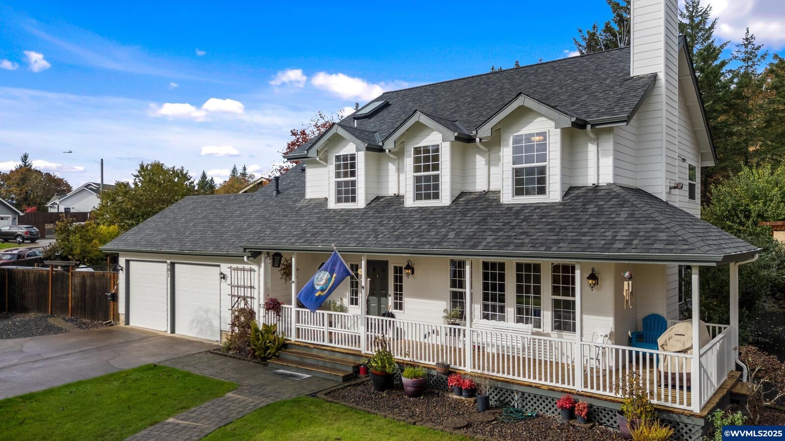 Property Photo: 881 Quail Glenn Dr OR 97370