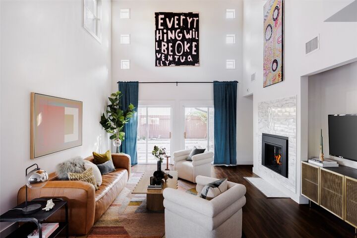 Property Photo:  1315 Comal Street  TX 78702 