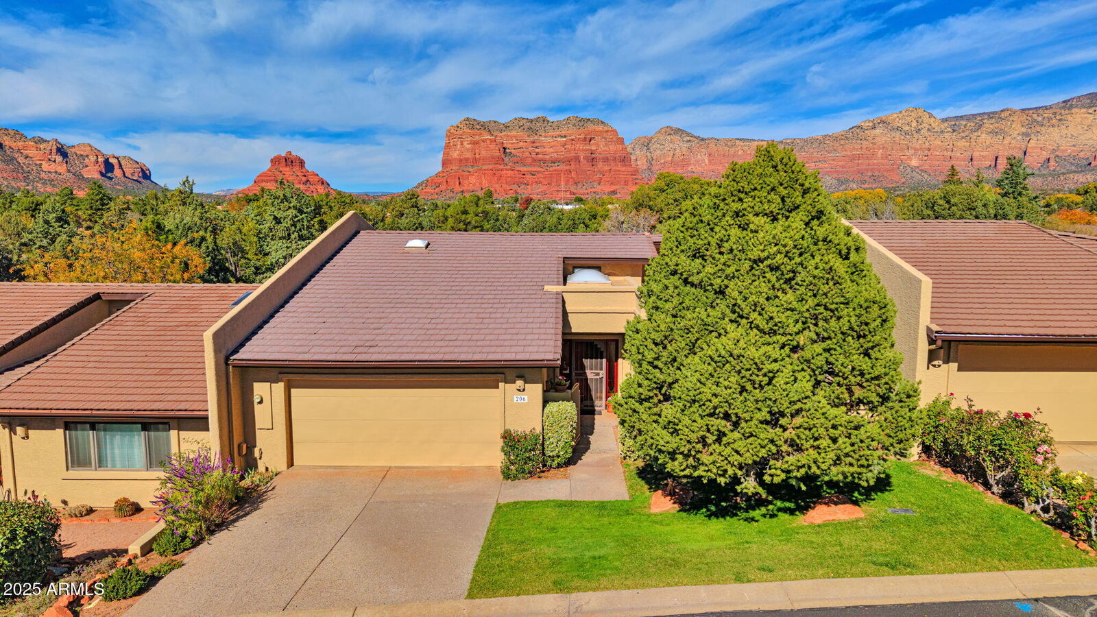 Property Photo: 206 Lookout Drive AZ 86351