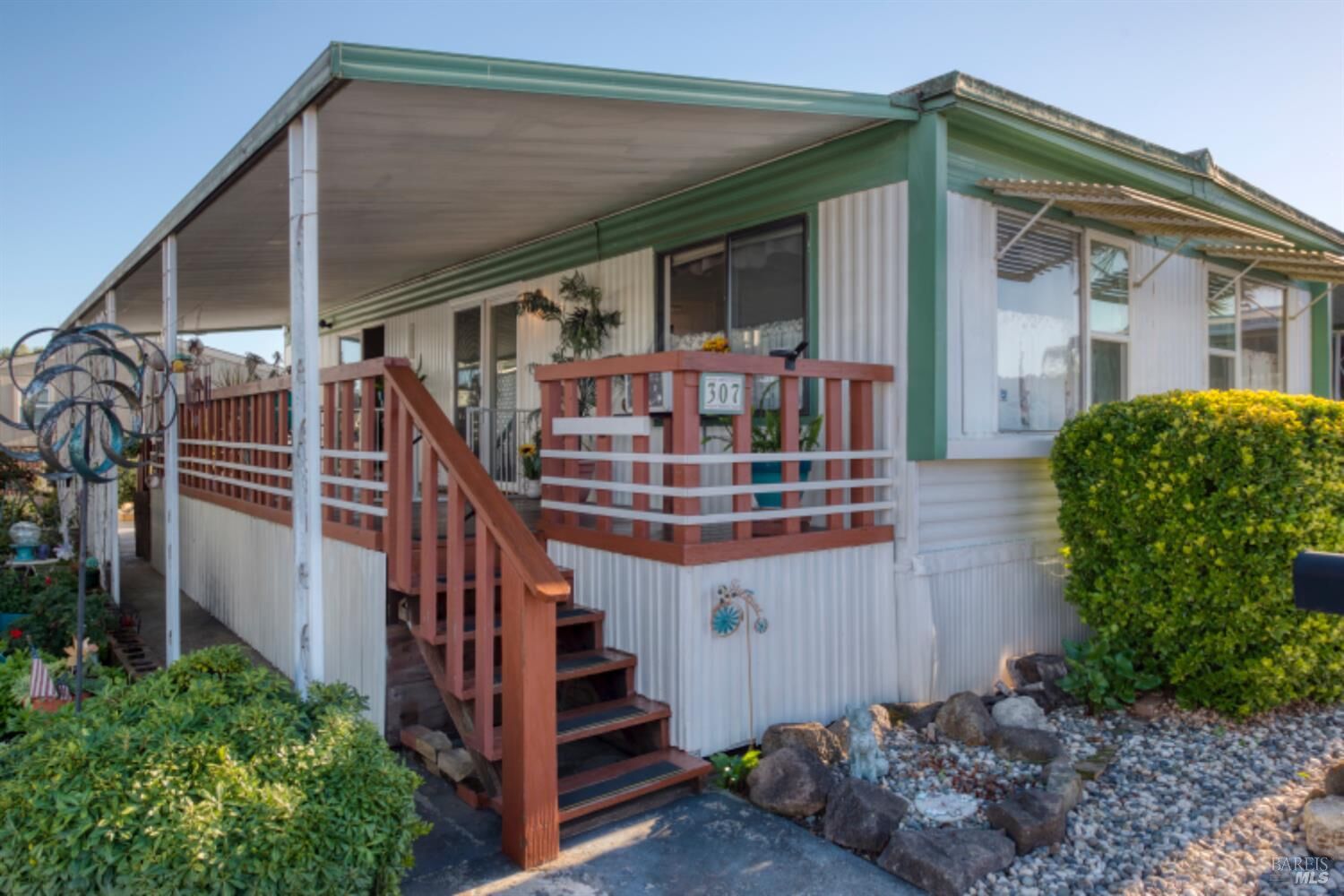 Property Photo: 307 Stacey Way CA 94558